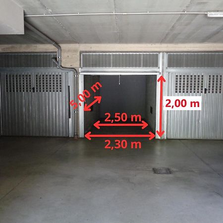 Private Garden & Garage - Self Check-In & Remote Access Apartment Комо Екстериор снимка